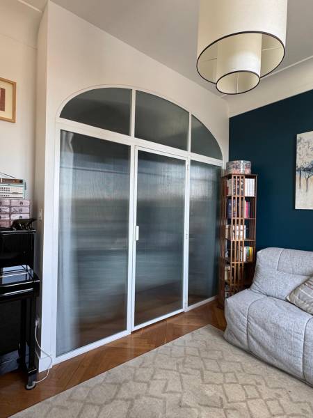 Verrière de séparation cintrée à Lyon