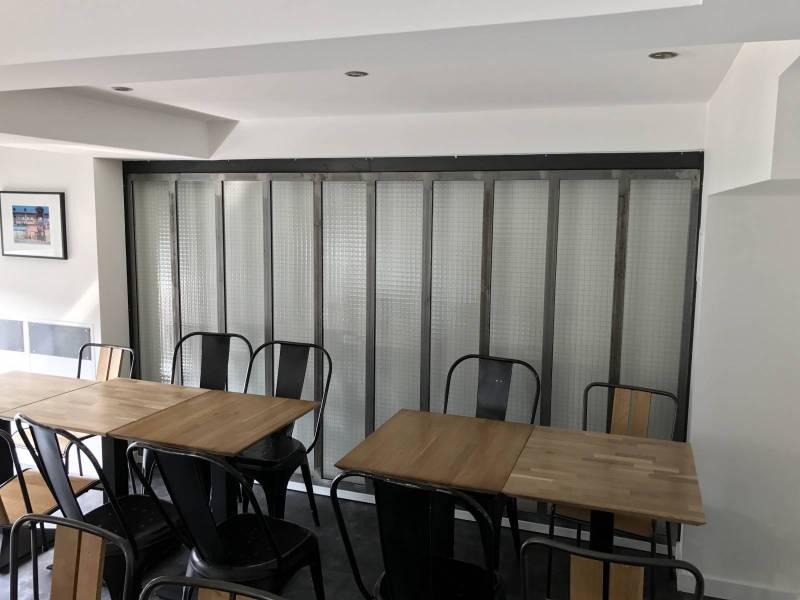 Mezzanine métallique pour le restaurant pizzeria à Lyon confluence