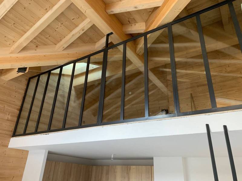 Verrière intérieure sur mezzanine à Courchevel