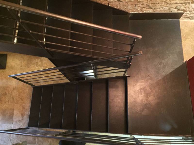 Mezzanine et escalier en acier pour le restaurant Le Tir Bouchon à Lyon