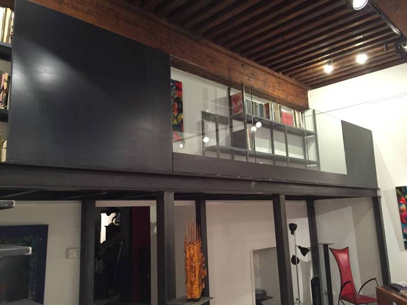 Mezzanine en acier pour une galerie d'art à Lyon