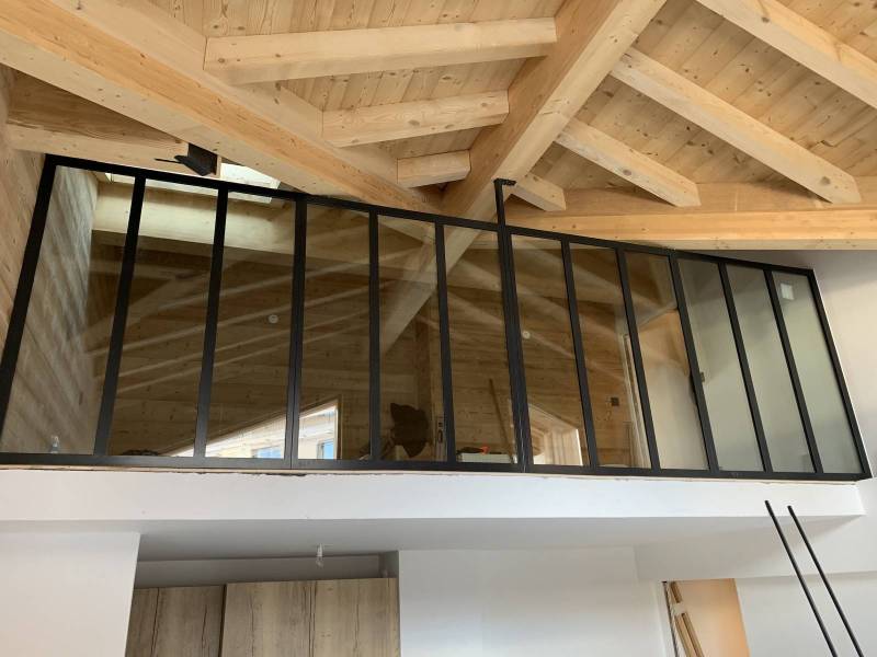 Verrière intérieure sur mezzanine à Courchevel