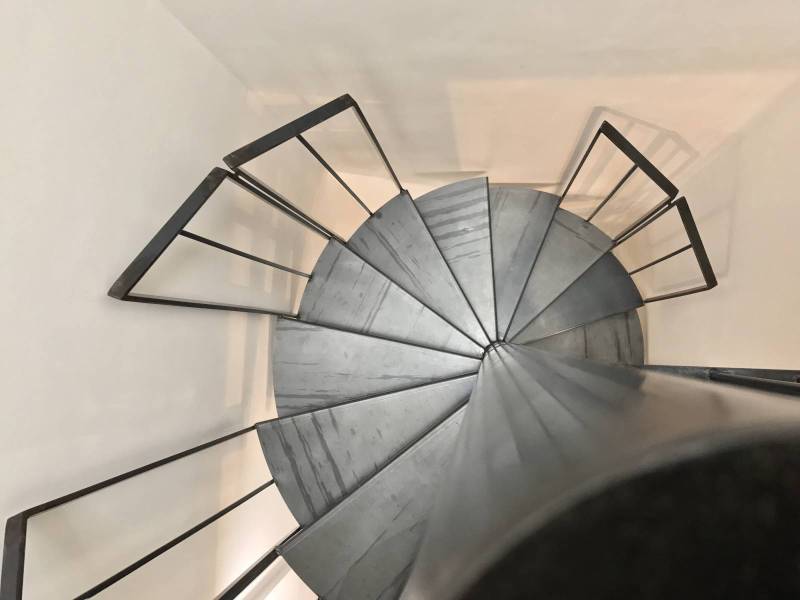 Escalier en acier hélicoidal à Ruy proche de Bourgoin