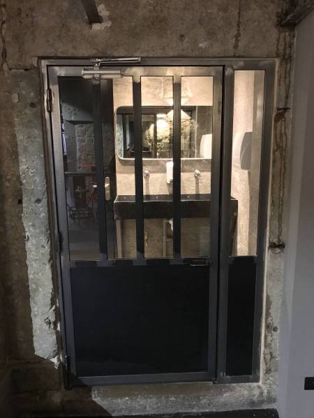 Installation de verrière sur mesure pour le bar Rambler à Lyon