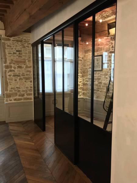 Verrière intérieure coulissante séparation séjour chambre dans Lyon