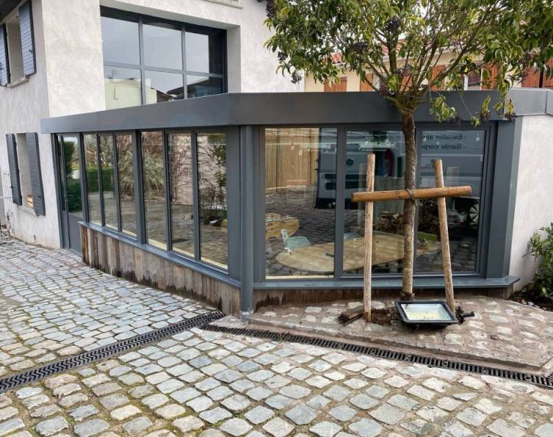 Véranda en acier à Genas
