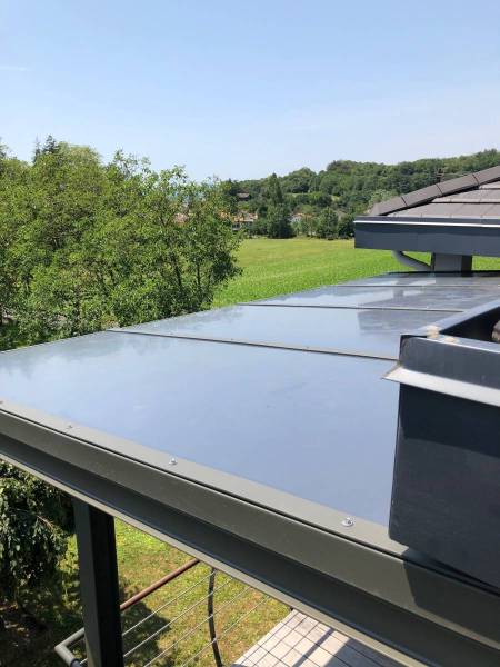 Pergola en acier sur terrasse à Coublevie en Isère