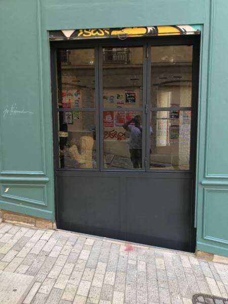 Fabricant menuiserie acier pour le restaurant Hood à Lyon