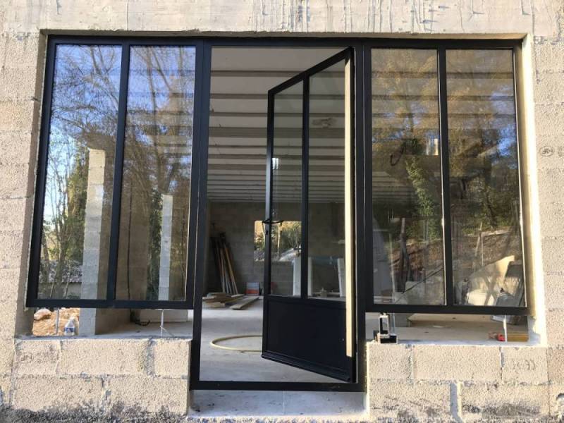 Verrière extérieure en acier sur mesure en PACA