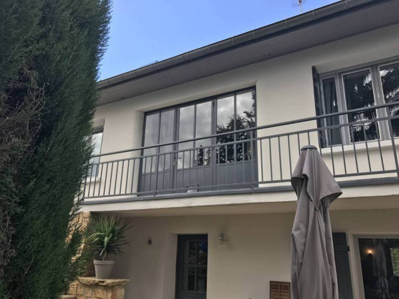 Pose de Menuiserie en acier avec baie vitrée sur mesure Lyon en Rhône-Alpes