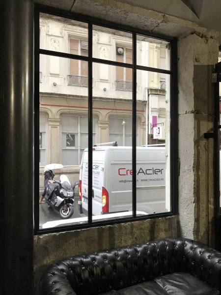 Menuiserie acier pour le pub Rambler à Lyon