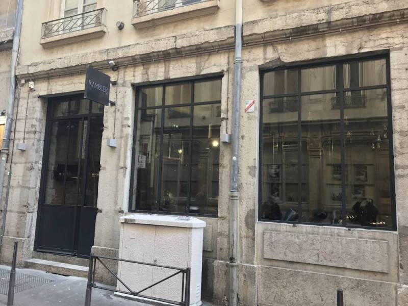 Menuiserie acier pour le pub Rambler à Lyon