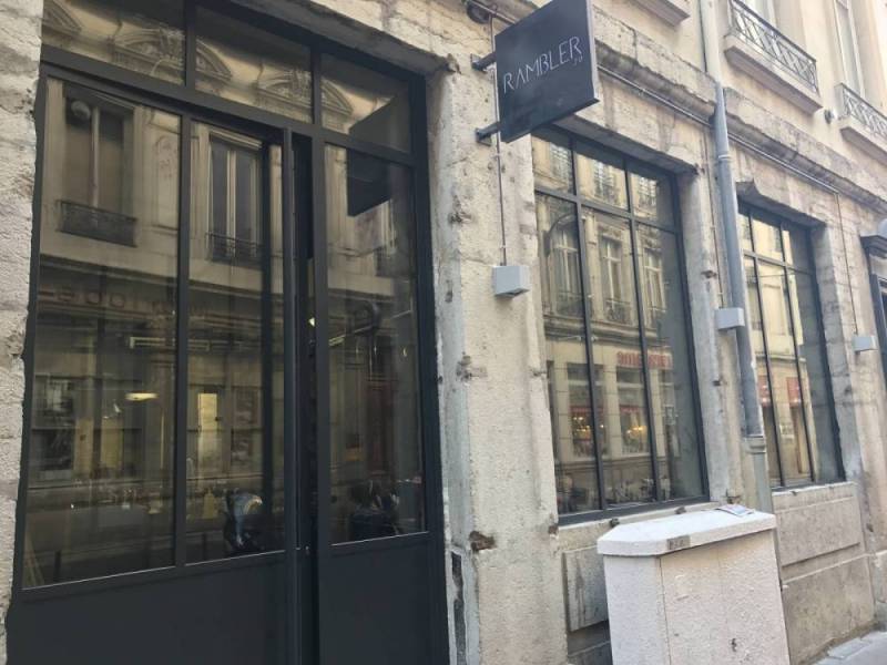 Menuiserie acier pour le pub Rambler à Lyon