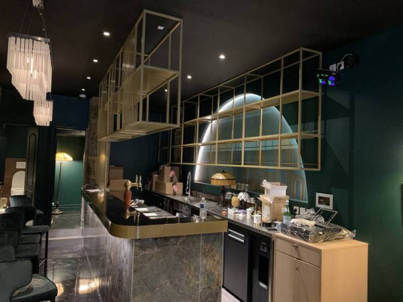 Verrier en acier pour bar à Lyon