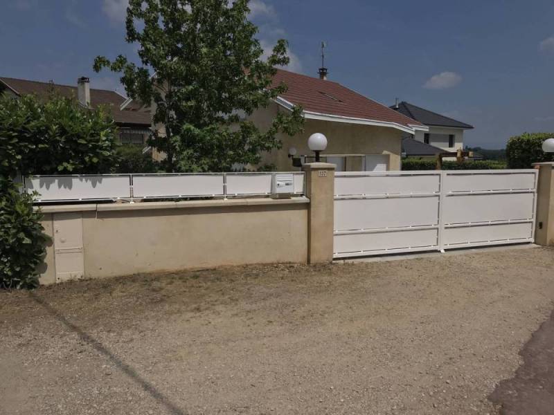 Portail 2 vantaux en acier sur mesure à La Tour du Pin en Isère