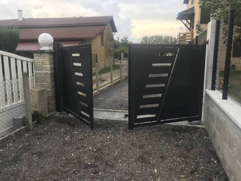 Conception de portail en acier sur mesure à Bourgoin Jallieu