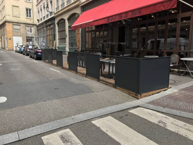 Garde corps en acier pour une terrasse d'un restaurant à Lyon