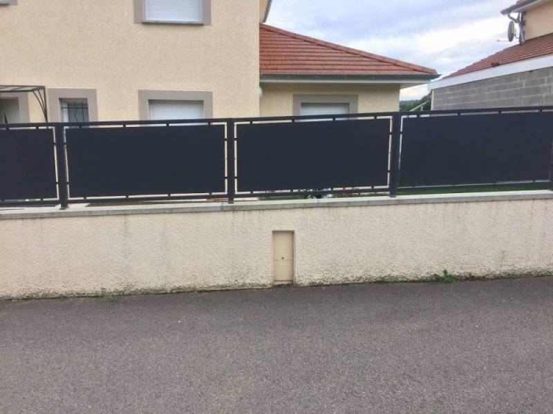 Garde corps en tôle pleine à Grenoble en Isère
