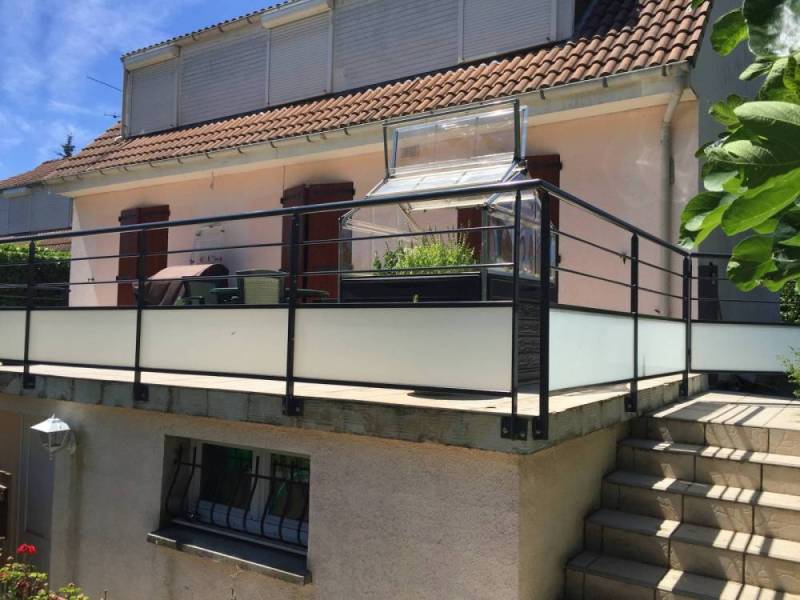 Garde corps acier extérieure à Saint Alban de Roche près de Bourgoin Jallieu