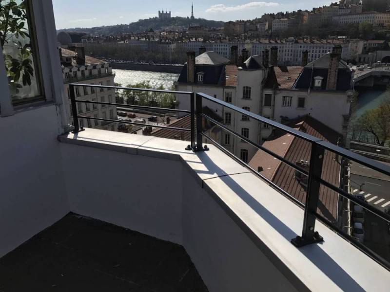 Garde corps acier extérieure à Saint Alban de Roche près de Bourgoin Jallieu