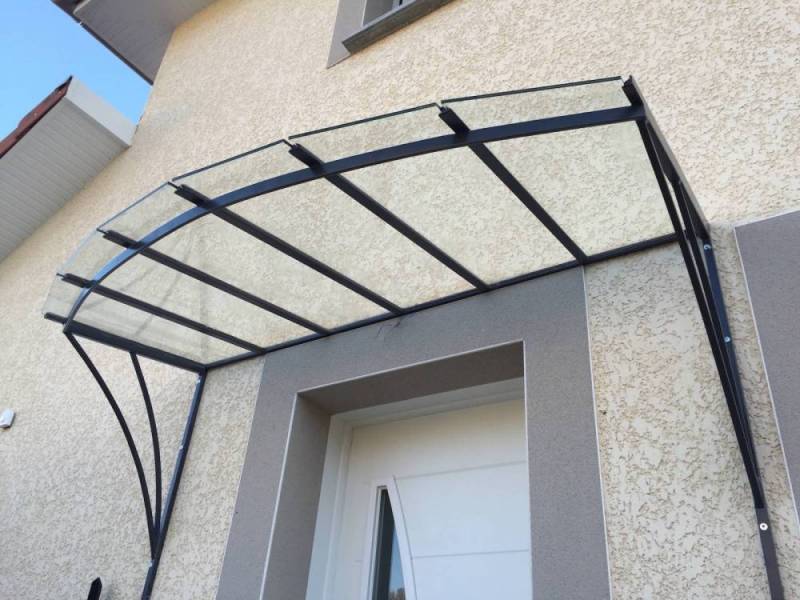 Marquise en acier sur mesure à Lyon