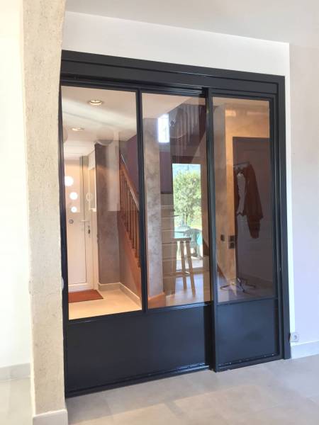 Ensemble de porte coulissante en acier thermo laqué à Givors près de Lyon