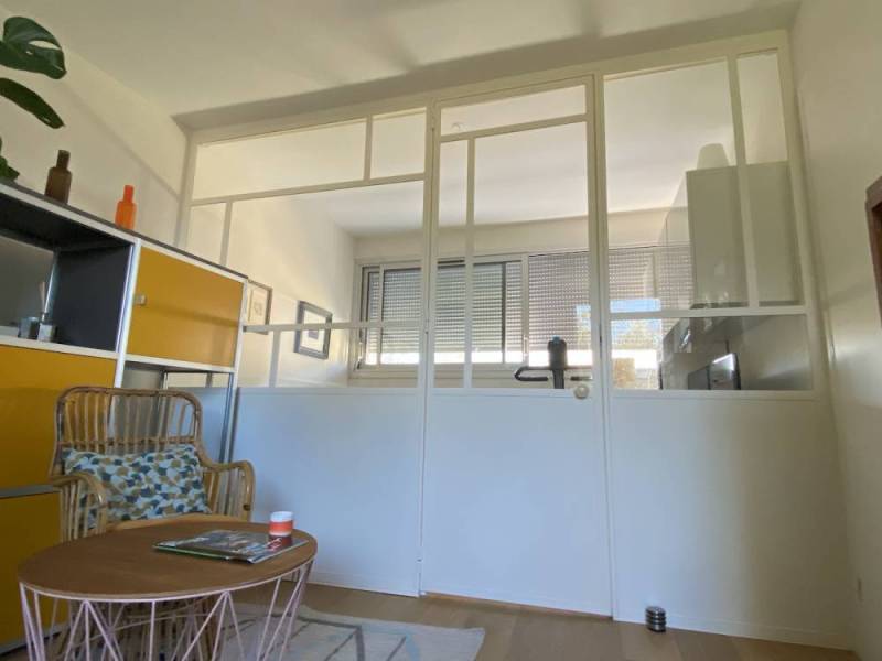 Verrière avec porte battante à St Foy les Lyon