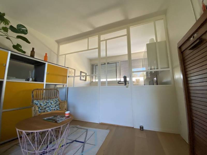 Verrière avec porte battante à St Foy les Lyon