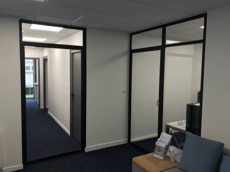 Porte en acier vitrée pour un cabinet comptable à Lyon