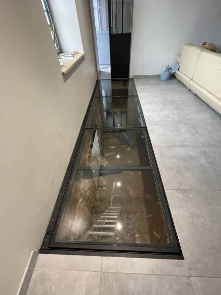 Trappe de cave vitrée motorisée sur Saint Chef près de Bourgoin Jallieu en Isère