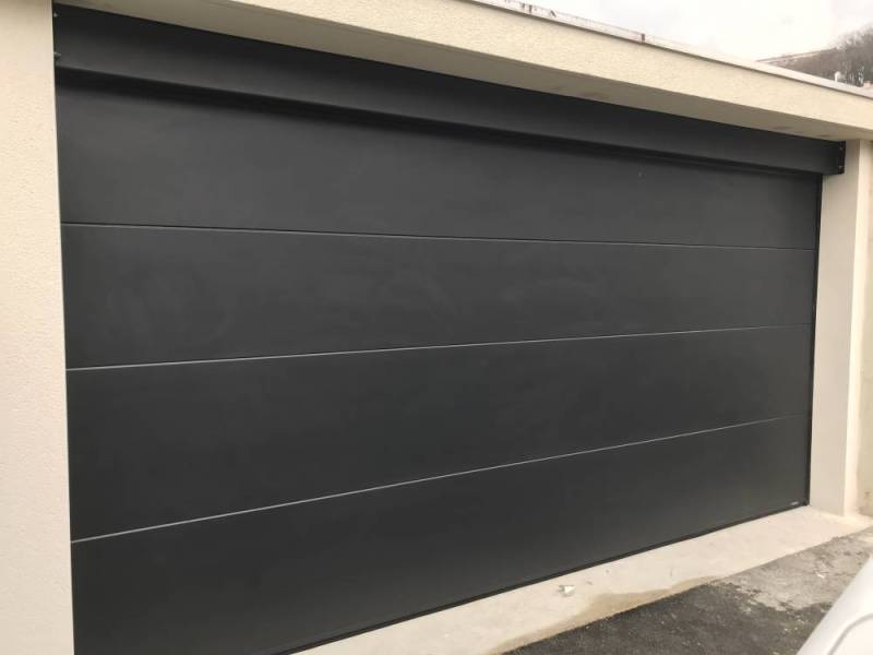 Conception et installation de porte de garage sectionnelle sur Grenoble en Isère