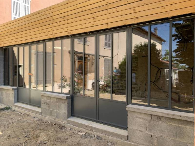 Verrière extérieure en acier à rupture thermique à Saint Germain au Mont d'Or près de Lyon