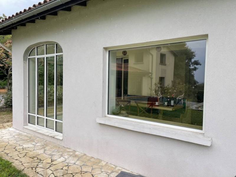 Menuiserie cintrée en acier à rupture de pont thermique sur Vienne