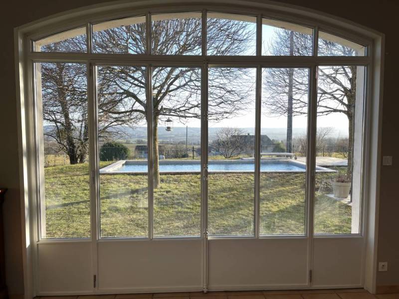 Menuiserie cintrée en acier sur mesure à Estrablin dans la région de Vienne