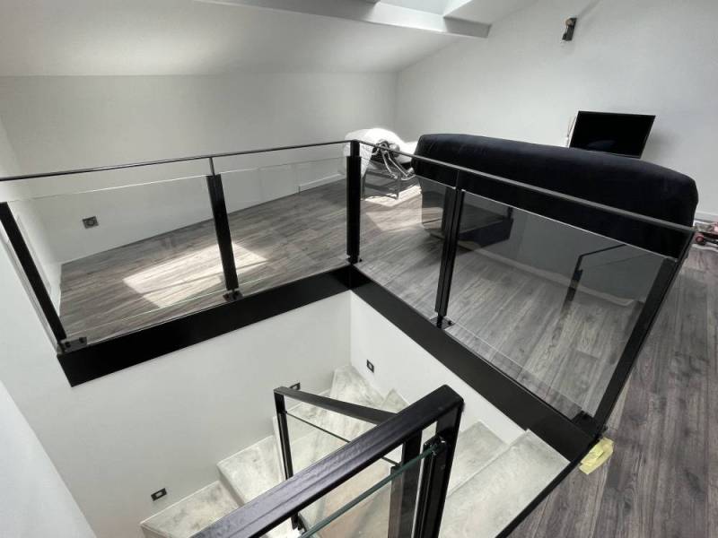 Garde-corps en verre et acier noir sur Saint Chef près de Bourgoin Jallieu