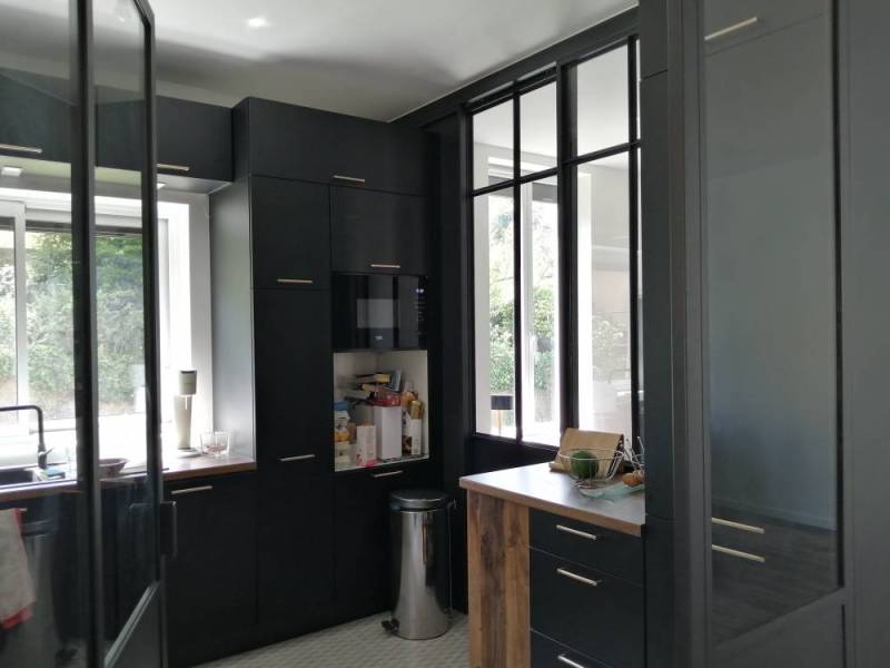 Verrière de cuisine avec porte coulissante sur Bron