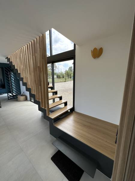 Escalier en acier limon en crémaillère sur mesure à Charly près de Lyon 69