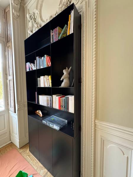 Bibliothèque en acier sur mesure à Lyon