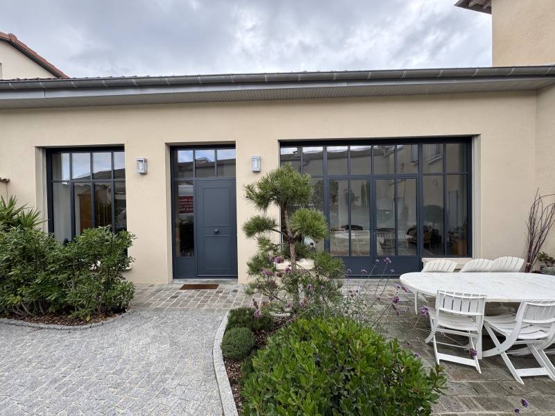 Menuiserie acier à rupture de pont thermique à Genas près de Lyon