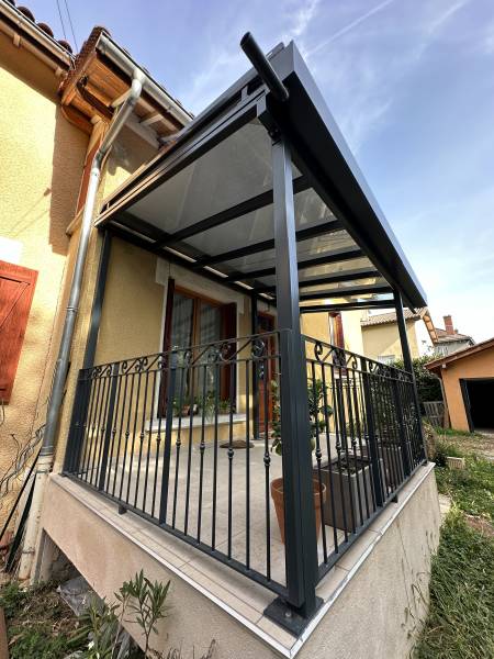 Pergola en acier Fleurieu sur Saône