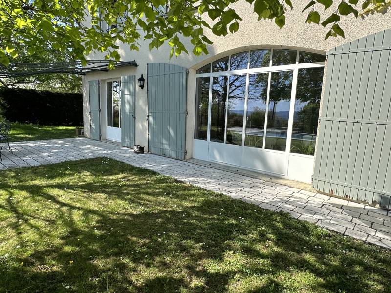 Menuiserie cintrée en acier sur mesure à Estrablin dans la région de Vienne