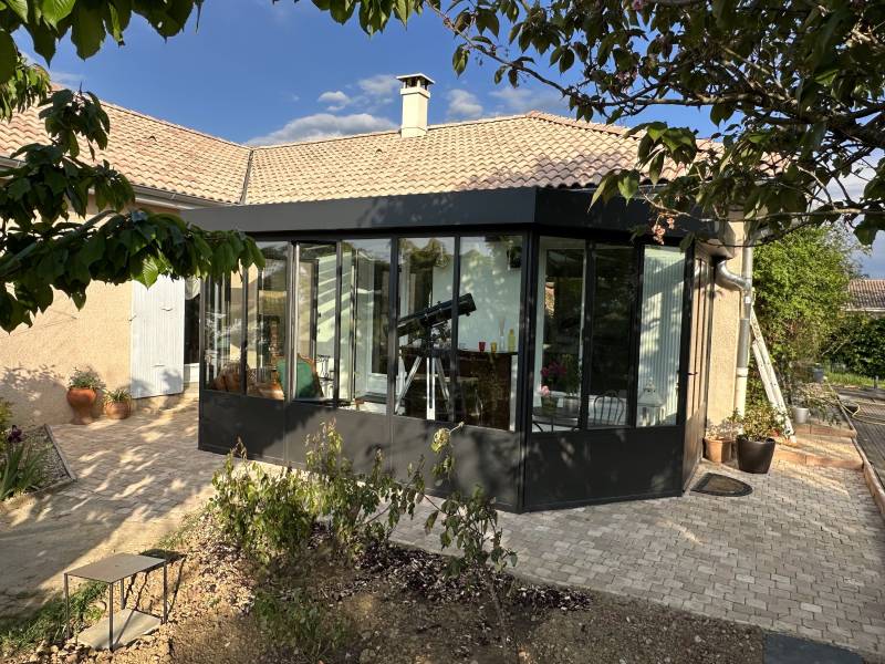 Véranda en acier JANSEN à Saint laurent de mur