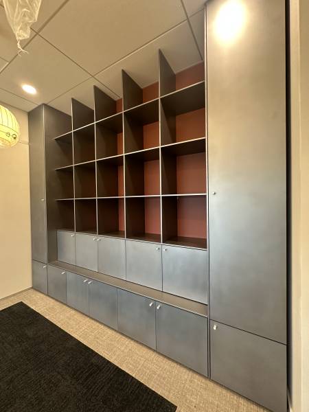 Bibliothèque acier sur mesure à Lyon