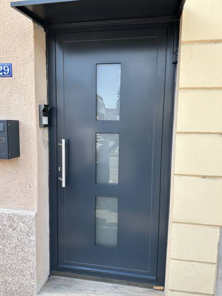 Porte d'entrée en acier sur mesure Lyon
