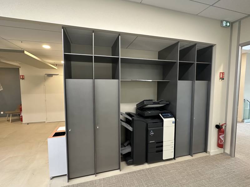 Bibliothèque acier sur mesure à Lyon