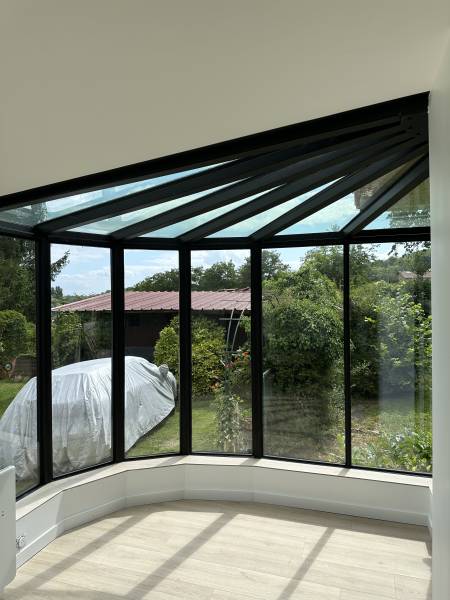 Véranda en acier sur mesure à Roche en Isère