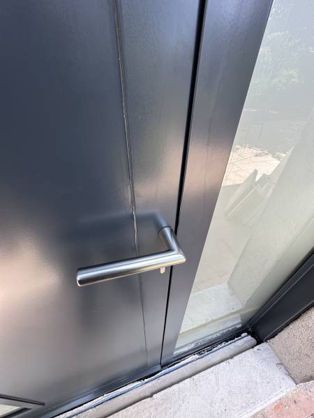 Porte d'entrée en acier sur mesure Lyon