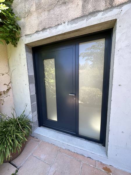 Porte d'entrée en acier sur mesure Lyon