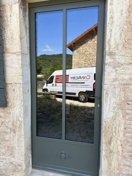 Fenêtres acier Jansen Arte à Crémieu (Isère)