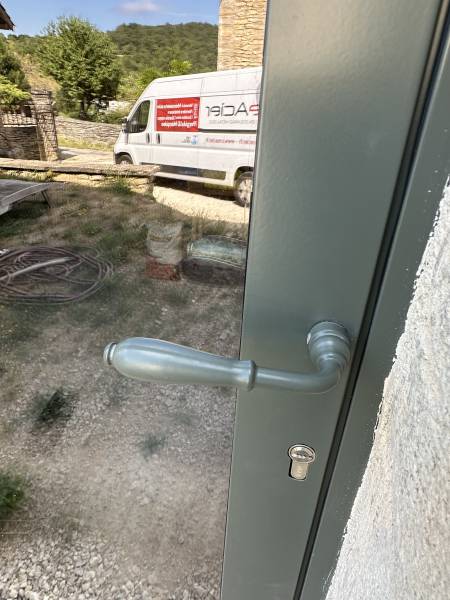 Fenêtres acier Jansen Arte à Crémieu (Isère)